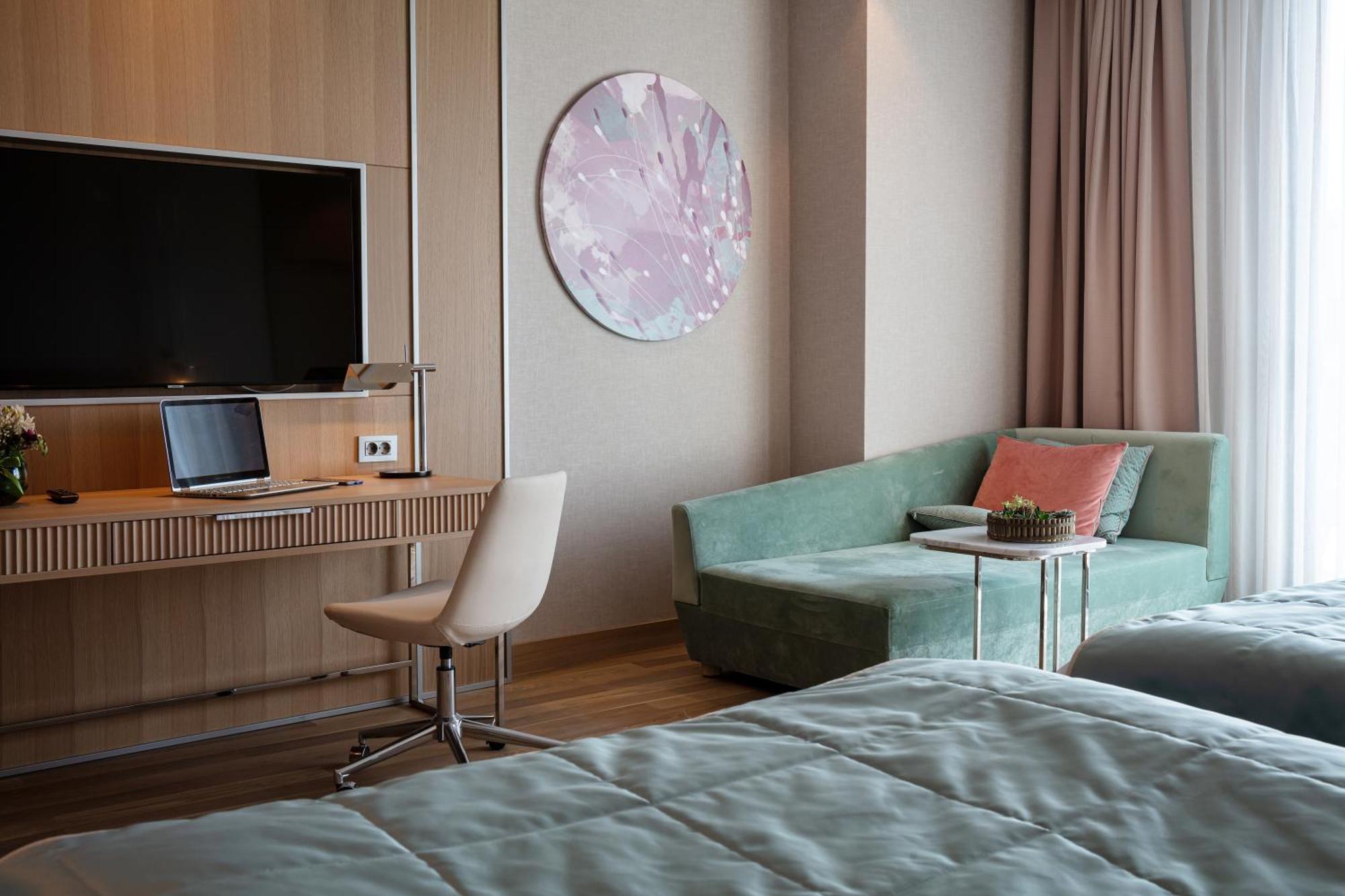 Karavansaray Turkistan Harbour Hotel -Flying Theatre Access Rum bild Deluxe room
